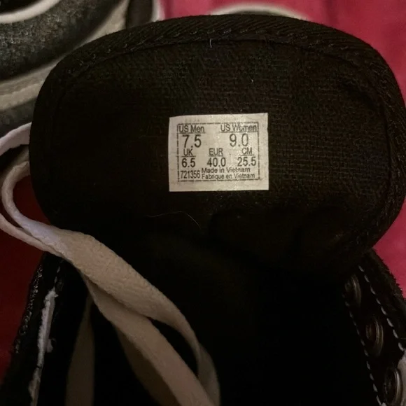 Vans - Picture 2 of 4